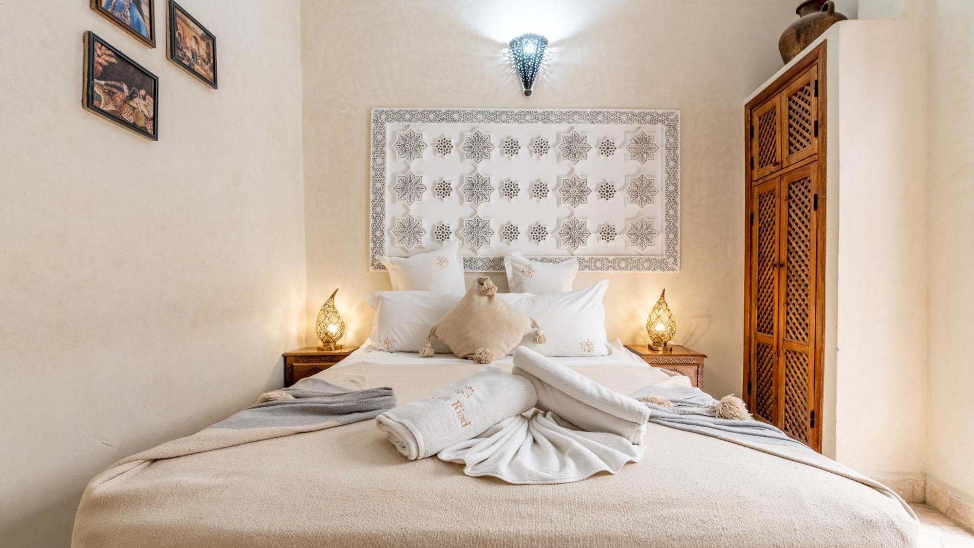 Berber Lady Suite,1742881812:JPEG